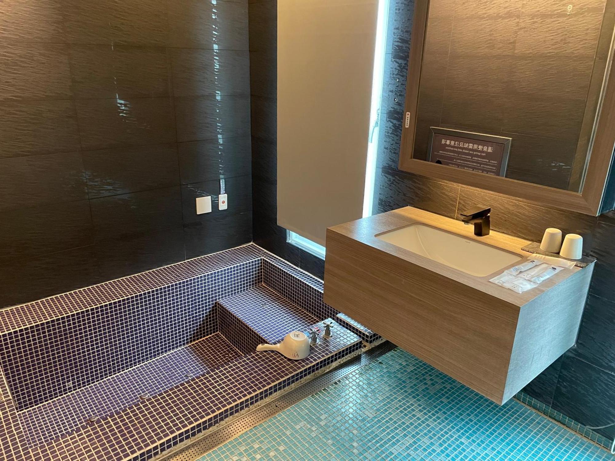 Ya Nold Hot Spring Hotel Jiaoxi Exteriör bild