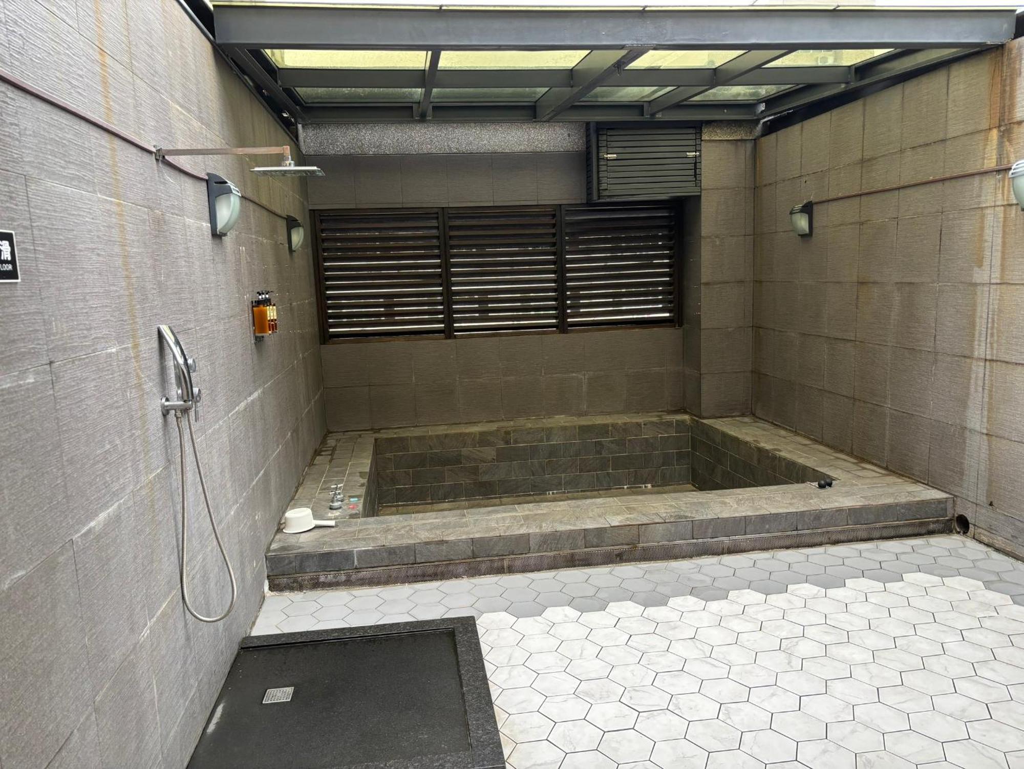 Ya Nold Hot Spring Hotel Jiaoxi Exteriör bild